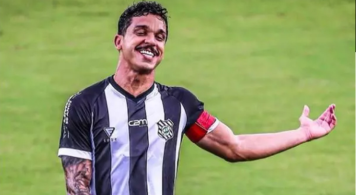 Everton Santos encerra terceira passagem pelo Figueirense após mais de 100 jogos