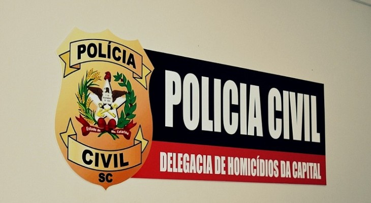 Polícia Civil prende mulher acusada de matar idoso