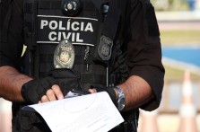 Polícia faz busca em celular de assessora parlamentar em SC